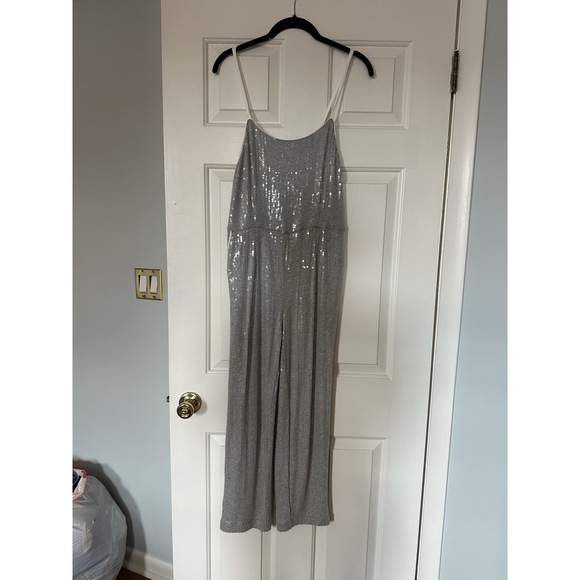 Ett Twa Claudette Anthropologie Silver Sequin Jumpsuit - Picture 4 of 10